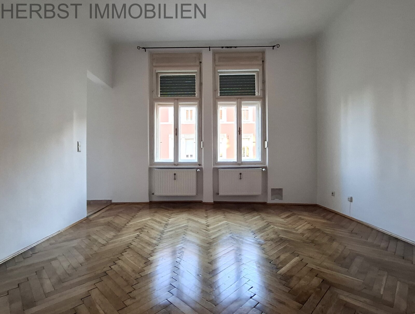 EGGENBERG: KLEINWOHNUNG IM 2. OG+KOCHNISCHE+LIFT+KELLER 