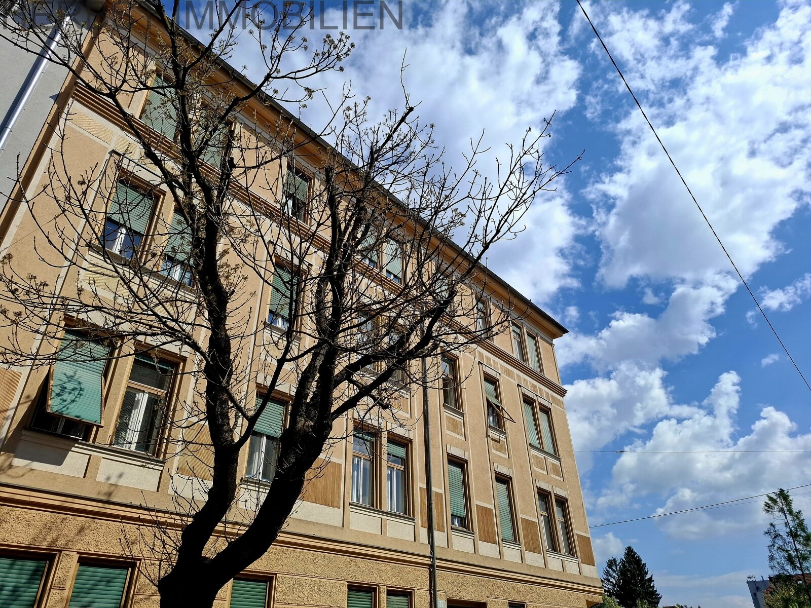 EGGENBERG: KLEINWOHNUNG IM 1.OG+KOCHNISCHE+LIFT+ALLGEMEINBALKON 