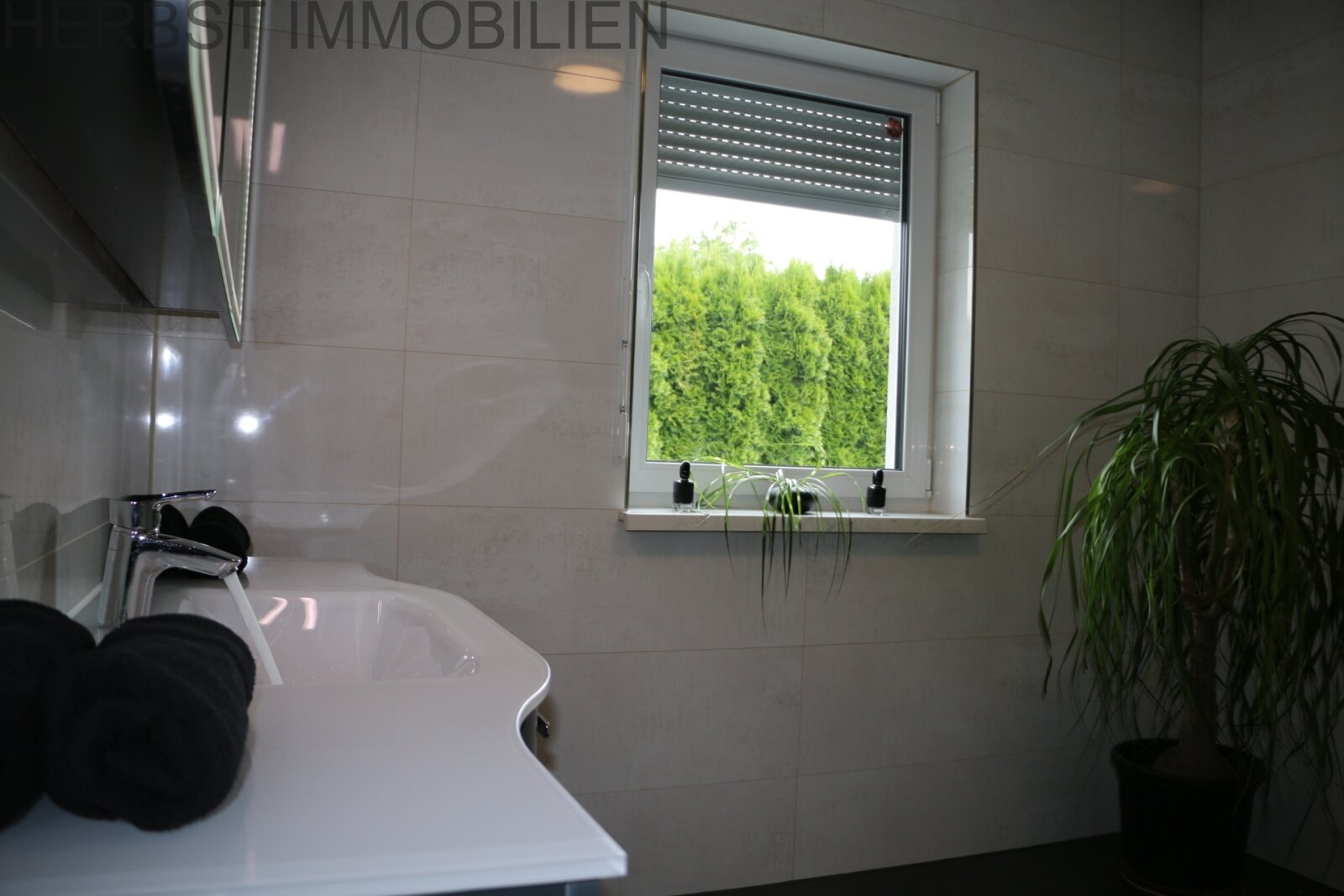 Bad mit Dusche EG Bad mit Dusche EG